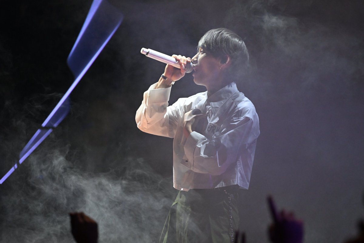 UVERworld_ROOM's tweet photo. #UVERworldRoom 🏠
　　配信まで あと2️⃣日🔔

🌈7/15(土)23時〜 #TELASA 完全独占で
テレビ朝日で撮り下ろしたライブ全6⃣曲を配信‼️

#UVERworld のカッコいい✨ライブをお届け😍

見逃した本編2本📺＆未公開ﾄｰｸ3本が
何度も見られるのは #TELASA だけ！
絶賛独占配信中⚡️
https://t.co/CKZwzls4jV https://t.co/udHeCfR5WW