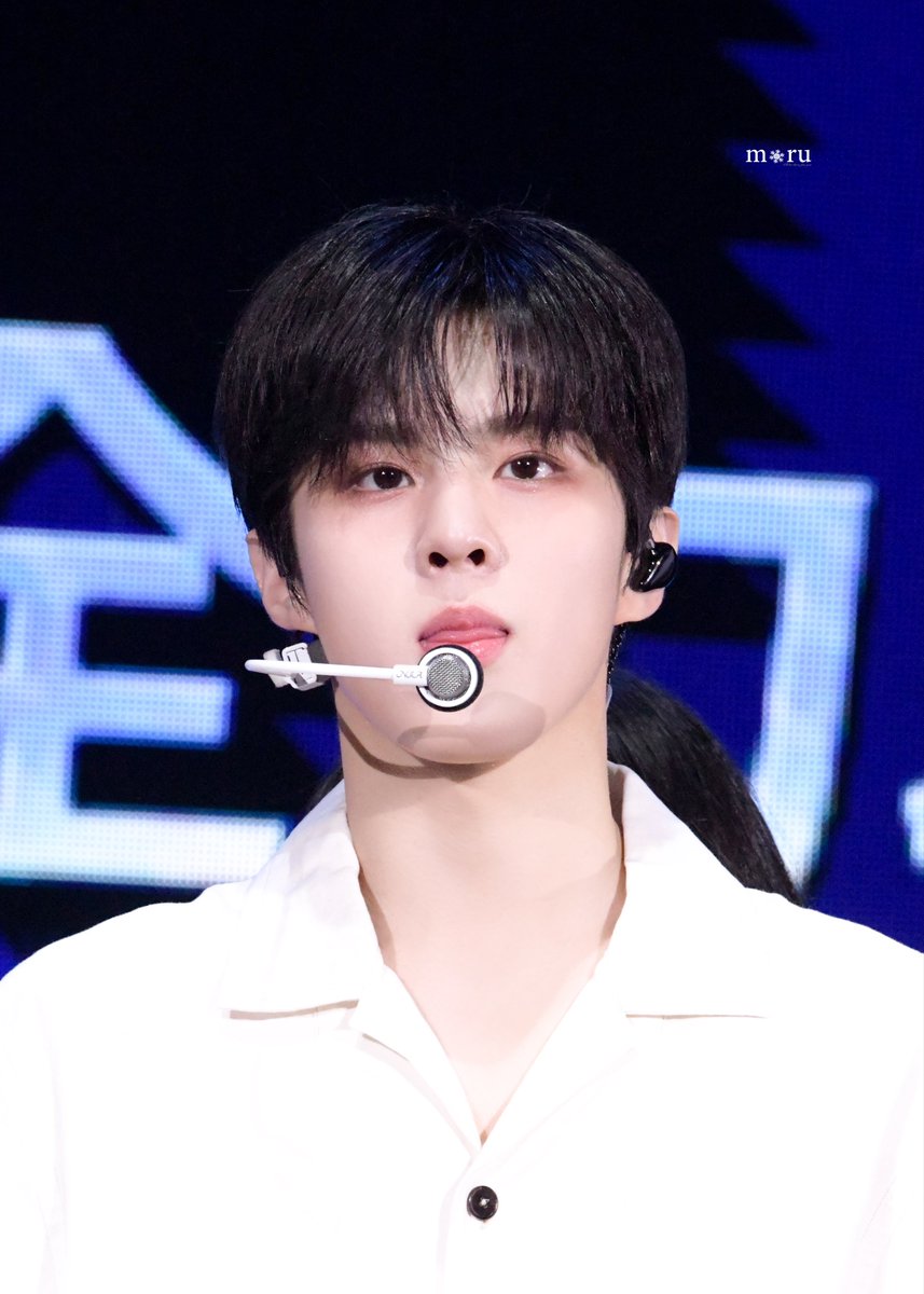 𝐦❄︎𝐫𝐮 tweet media