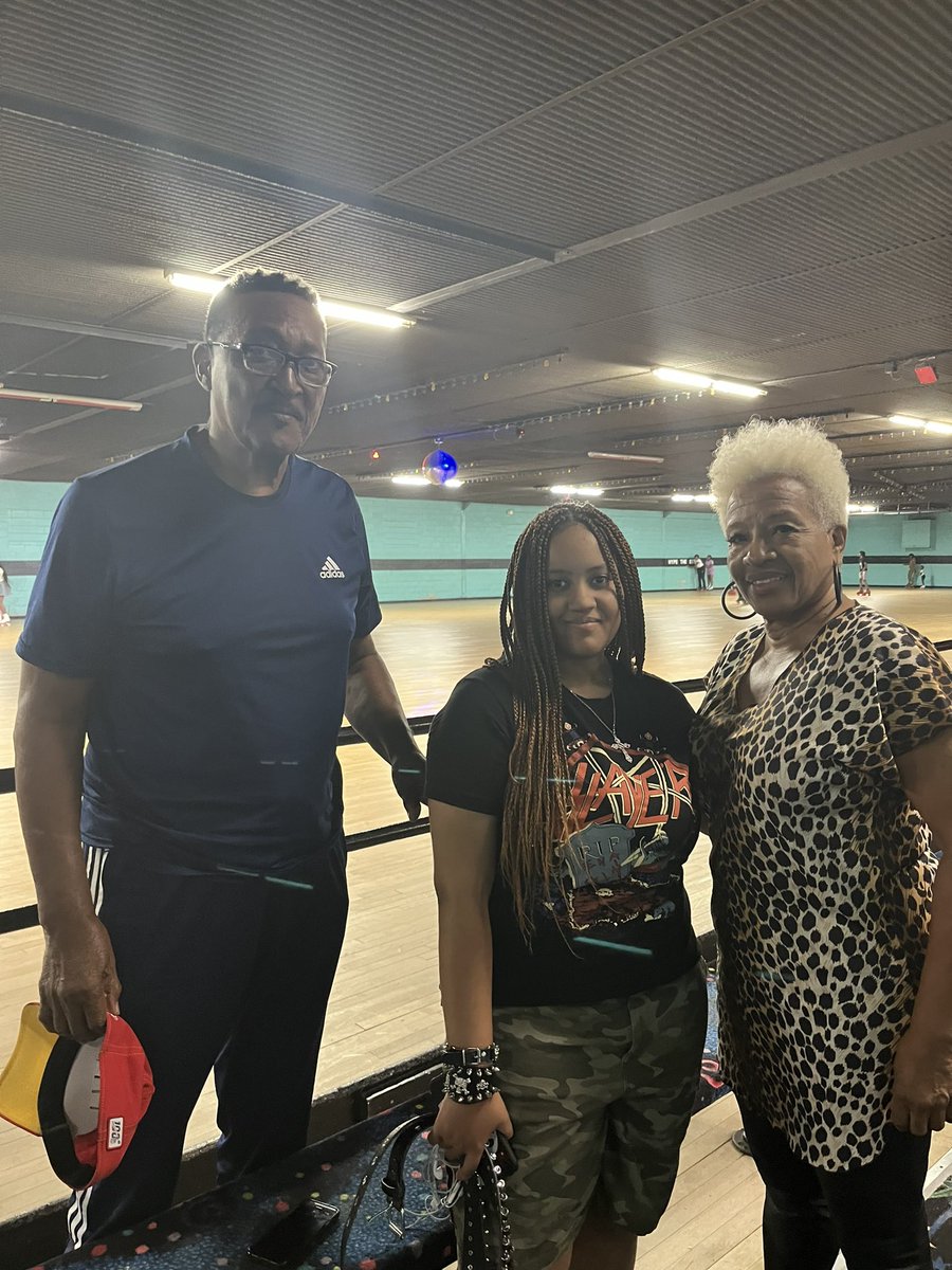 ShalomCCOP's tweet photo. “Skating with a purpose” was a great success!#ShalomCCOP #Everything30 https://t.co/frXEO0aMJo