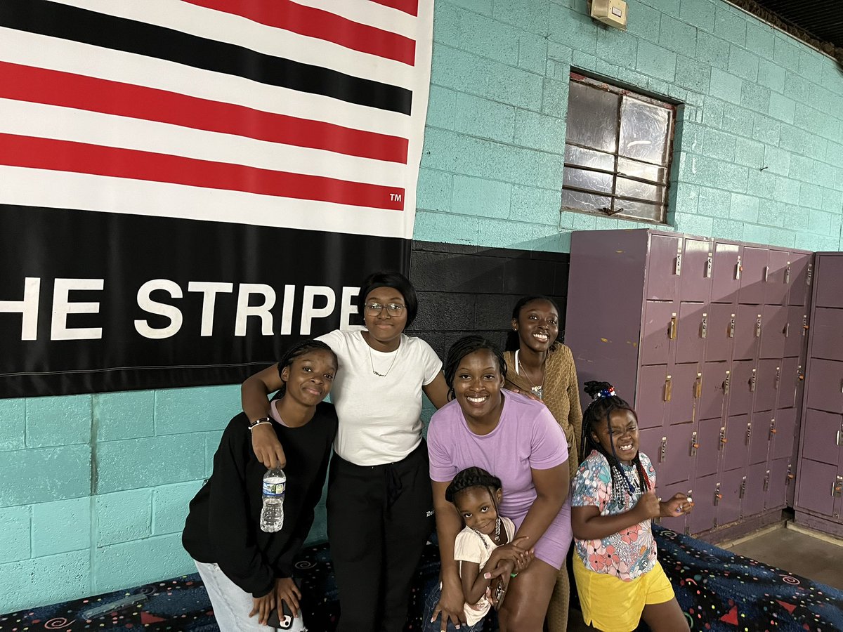 ShalomCCOP's tweet photo. “Skating with a purpose” was a great success!#ShalomCCOP #Everything30 https://t.co/frXEO0aMJo