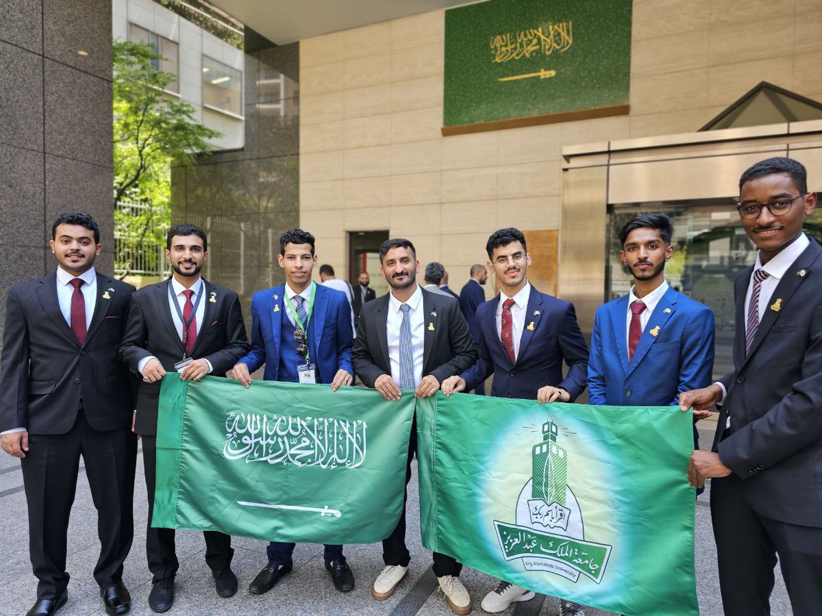 mojakoha's tweet photo. فخور جدا بكوني احد ممثلي المملكة العربية السعودية من جامعة الملك عبدالعزيز كلي فخر🤩✨

@KAU_FT @kauweb @st_affairs https://t.co/eAZtBGPAnS