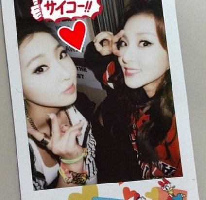 ER0MINZY's tweet photo. Dara unnie's first Korean solo album SANDARA PARK is out! To Dara unnie who have always wanted to sing on the stage again, who have always missed performing for our Blackjacks, congratulations and welcome back. Proud of you! 🧡💜 https://t.co/Wga6V6YanD