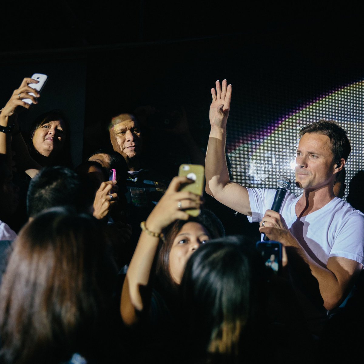 bryan_white's tweet photo. Missing my friends in PH! Still think about my trips over there often. Great memories. I hope we get to come back and tour again soon. So fun. Such awesome people. Mahal kita π΅π #ALDUB417thWeeksary #ggmy #eatbulaga @aldenrichards02 @TheBigDome #mabuhay #pabebewave #philippines https://t.co/GrhoOqLuBE