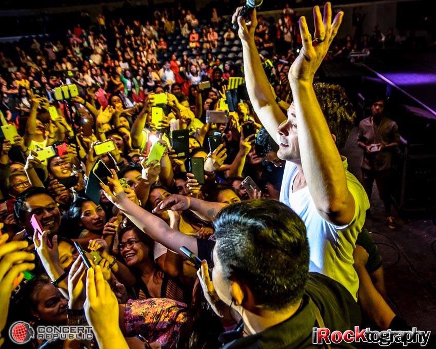 bryan_white's tweet photo. Missing my friends in PH! Still think about my trips over there often. Great memories. I hope we get to come back and tour again soon. So fun. Such awesome people. Mahal kita π΅π #ALDUB417thWeeksary #ggmy #eatbulaga @aldenrichards02 @TheBigDome #mabuhay #pabebewave #philippines https://t.co/GrhoOqLuBE