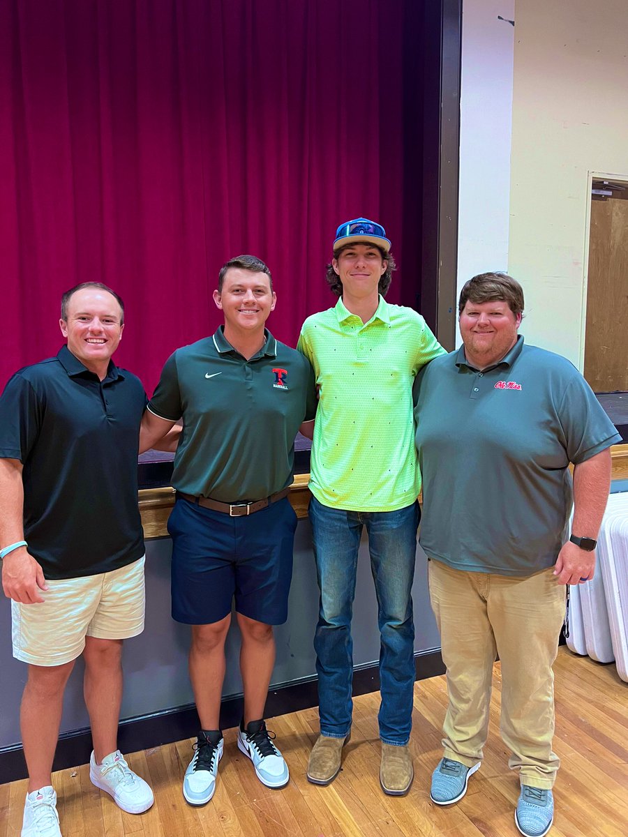 Honored to receive JV Pitcher of the year award last night. Thank you coaches for believing in me. Can’t wait to see what the future holds. #uncommitted