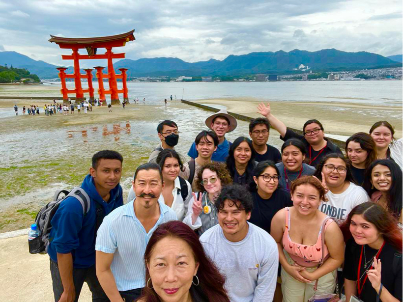 tweetsuro's tweet photo. Miyajima, Japan is an island near Hiroshima, and it’s magical. #UCR #JosaiInternationalInUniversity #FLEAP https://t.co/TicsEyUMgV