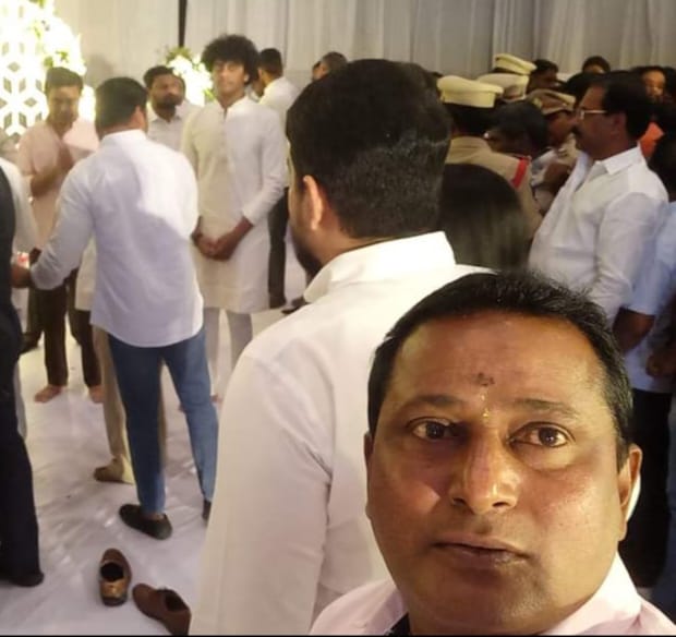 jaishanker1972's tweet photo. # హిమాన్షు రావు బాబుకి పుట్టినరోజు శుభాకాంక్షలు మీరు ఇలాంటి పుట్టినరోజులు ఎన్నో జరుపుకోవాలని ఆ భగవంతుని ఆశీస్సులు మీ పైన ఎల్లప్పుడూ ఉండాలని కోరుకుంటున్నాను.

#jai kcr 
#jai ktr
#jai himanshu babu https://t.co/hzZJeyM1u6