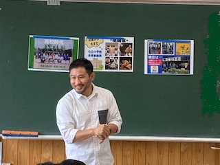 adachihisc's tweet photo. 『同窓会講演』
講師の皆様、貴重なお話をありがとうございました。
＃足立高校 ＃進路指導部 ＃進路指導 ＃キャリア教育 ＃１年生 ＃社会人としての心構え ＃生き方 https://t.co/UX1KVAOzO1