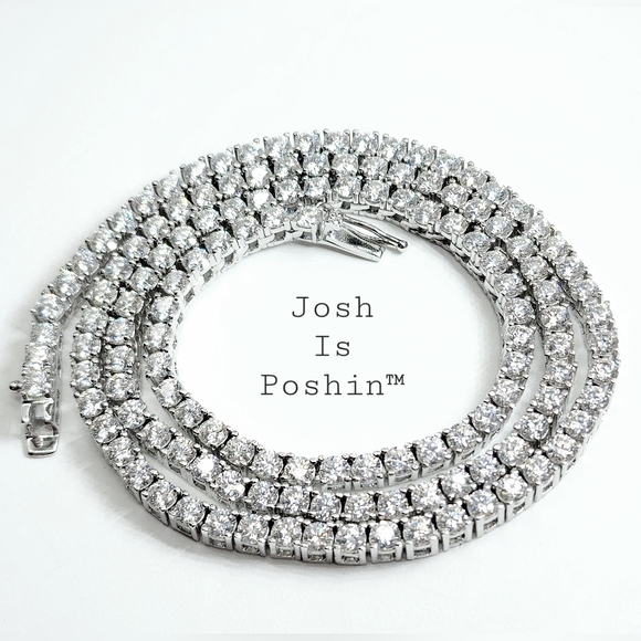PauGutiPosh's tweet photo. So good I had to share! Check out all the items I'm loving on @Poshmarkapp #poshmark #fashion #style #shopmycloset #joshisposhin #planetgold: https://t.co/hpRBtzjHiB https://t.co/zQtv5aPFpi