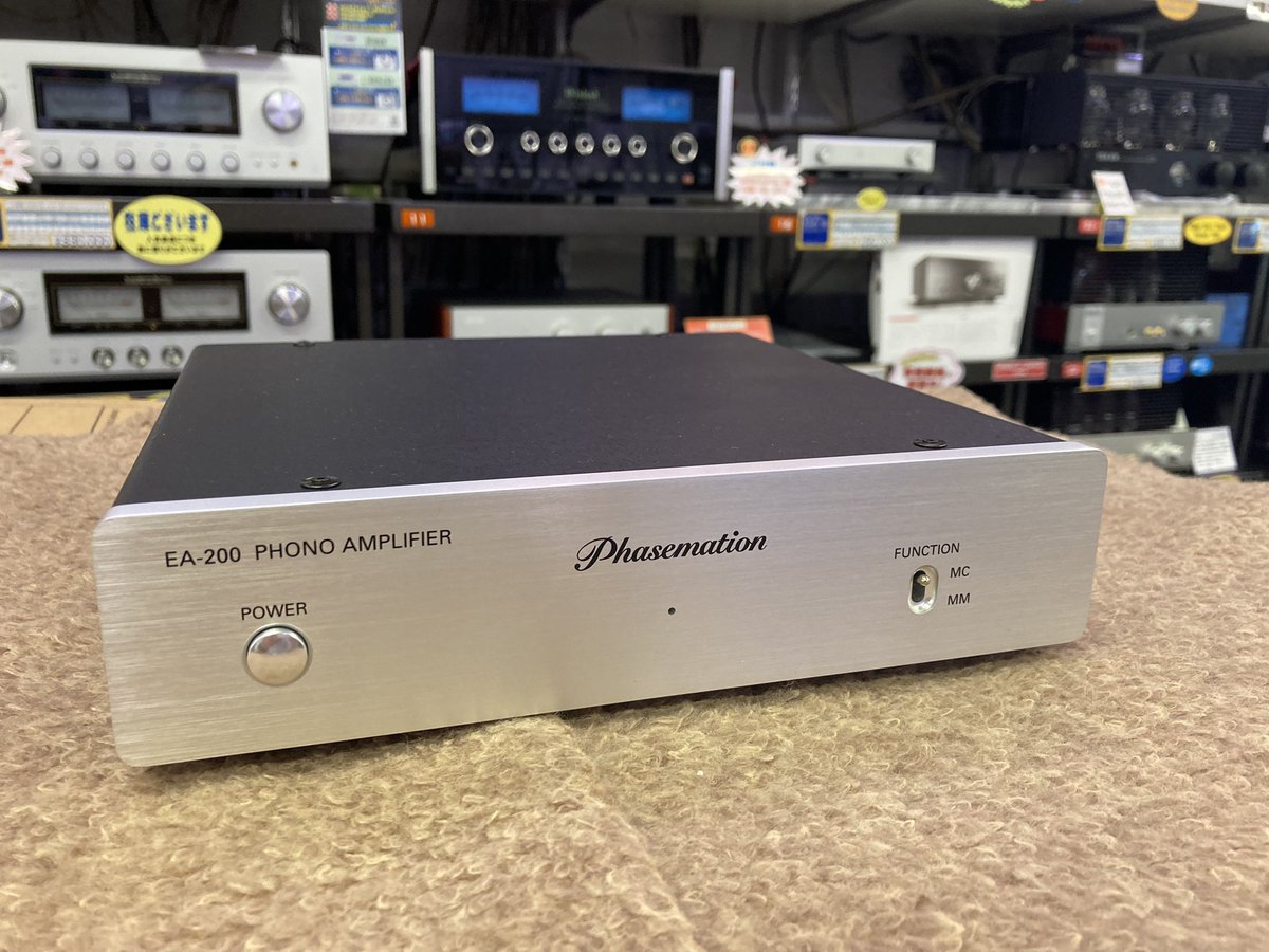 nomuramusen's tweet image. 展示処分品情報❗️Phasemationのフォノイコライザーアンプ「EA-200」です。MM/MC対応なので、アンプ内蔵のフォノイコライザーからアップグレードしたい方におススメです😆　箱・保証書・付属品あり。
#ノムラ無線 #phasemation #フェーズメーション #フォノイコライザー #レコード #展示処分品 #大須