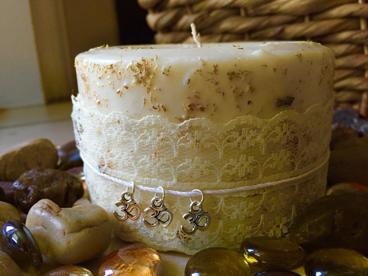 beEsomcandles's tweet photo. Peace Spell Candle-100% pure beeswax-white beeswax-lavender scented and rolled in chamomile-white beeswax candle-with lace &amp; ohm charm #Beeswax #WhiteBeeswax 
$49.99
➤ https://t.co/vHUvhLa5yr https://t.co/FfI70UqYrG
