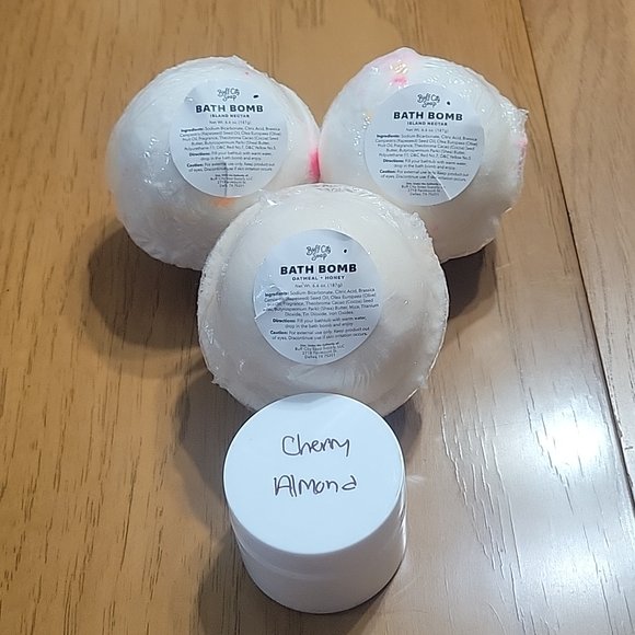GoldNGoodLady's tweet photo. So good I had to share! Check out all the items I'm loving on @Poshmarkapp from @venusrus #poshmark #fashion #style #shopmycloset #janieandjack #maurices #buffcitysoap: https://t.co/etVOuQ0WfW https://t.co/HBWnScXKvU