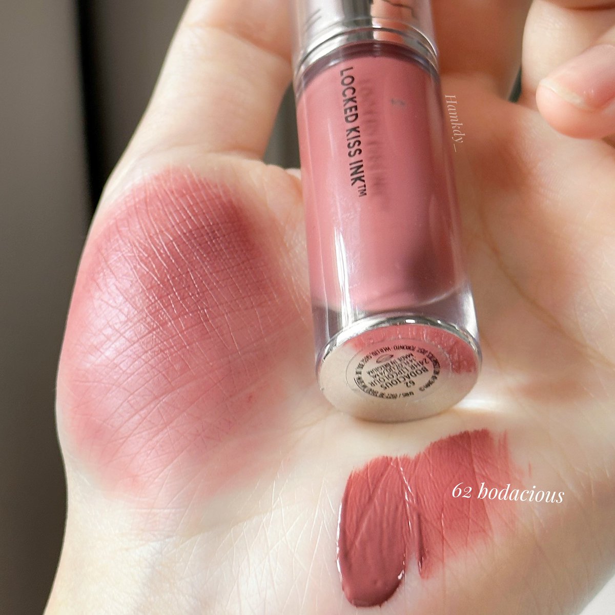 Hamkdy_'s tweet photo. MAC รุ่น locked kiss ink มีแต่สีที่แบบมีแค่แมคเท่านั้น ถามจริงจะหาสีแบบนี้ได้จากไหน ทาแล้วยิ่งสวยไปใหญ่🫠 เต็มสิบไม่หักให้เพิ่มด้วย https://t.co/2RFOwkJRbW