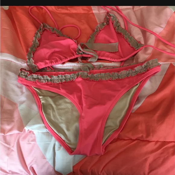 NancyQu0617513's tweet photo. So good I had to share! Check out all the items I'm loving on @Poshmarkapp from @HannahR47906434 #poshmark #fashion #style #shopmycloset: https://t.co/3tdzul5rwv https://t.co/ASX32L5Big