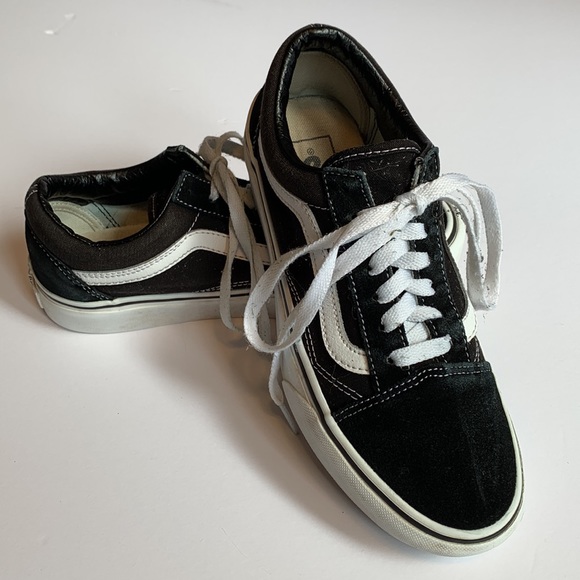 Jenndfly's tweet photo. So good I had to share! Check out all the items I'm loving on @Poshmarkapp from @MarjisBeads #poshmark #fashion #style #shopmycloset #vans #thenorthface #dragonflyspiritdesigns: https://t.co/86JA1sGEqe https://t.co/97ozWGiFxi
