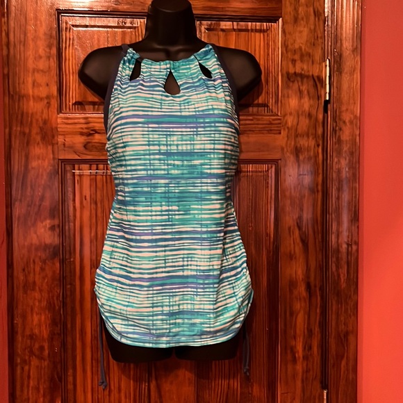 ShellyLTaylor's tweet photo. So good I had to share! Check out all the items I'm loving on @Poshmarkapp #poshmark #fashion #style #shopmycloset #freecountry #wethefree #ciner: https://t.co/2lIgjlCSVk https://t.co/GIxTFtCwgb