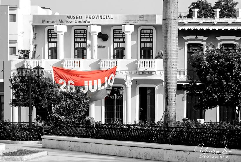 El #26DeJulio es y será una de las más importantes páginas de la historia cubana. Bajo la dirección de Fidel, el asalto a los cuarteles Moncada y Carlos Manuel de Céspedes, removió los cimientos de la dictadura de Batista. #70Moncada #ConTodosLaVictoria