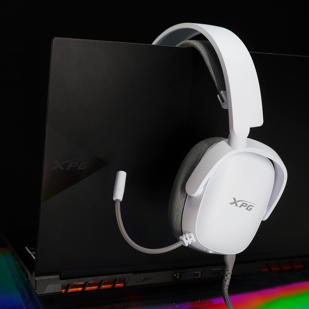 XPG_Global's tweet photo. Who needs a white headset? Check out the XPG PRECOG S for a cool summer look. 💭🏐

#XPG #PCGaming #PRECOGS #Peripherals https://t.co/ebwOnyQn3I