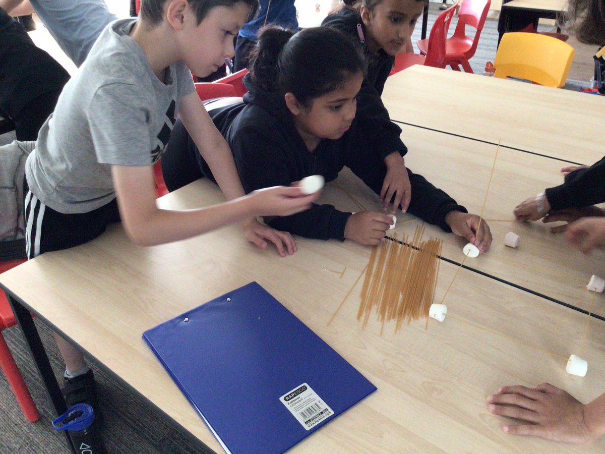 BramblesHolly tweet media