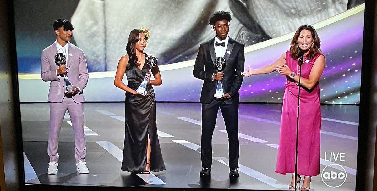 Holly Olson tweet media