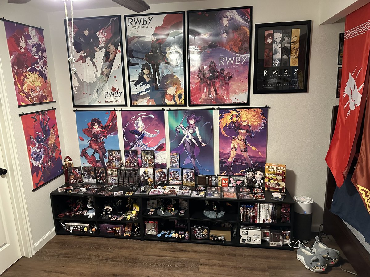 AmyJamiC's tweet photo. My Super Awesome #RWBY Room!
(It doesn’t have a bunk beds)
#GREENLIGHTVOLUME10 https://t.co/w6T5AJXmsU