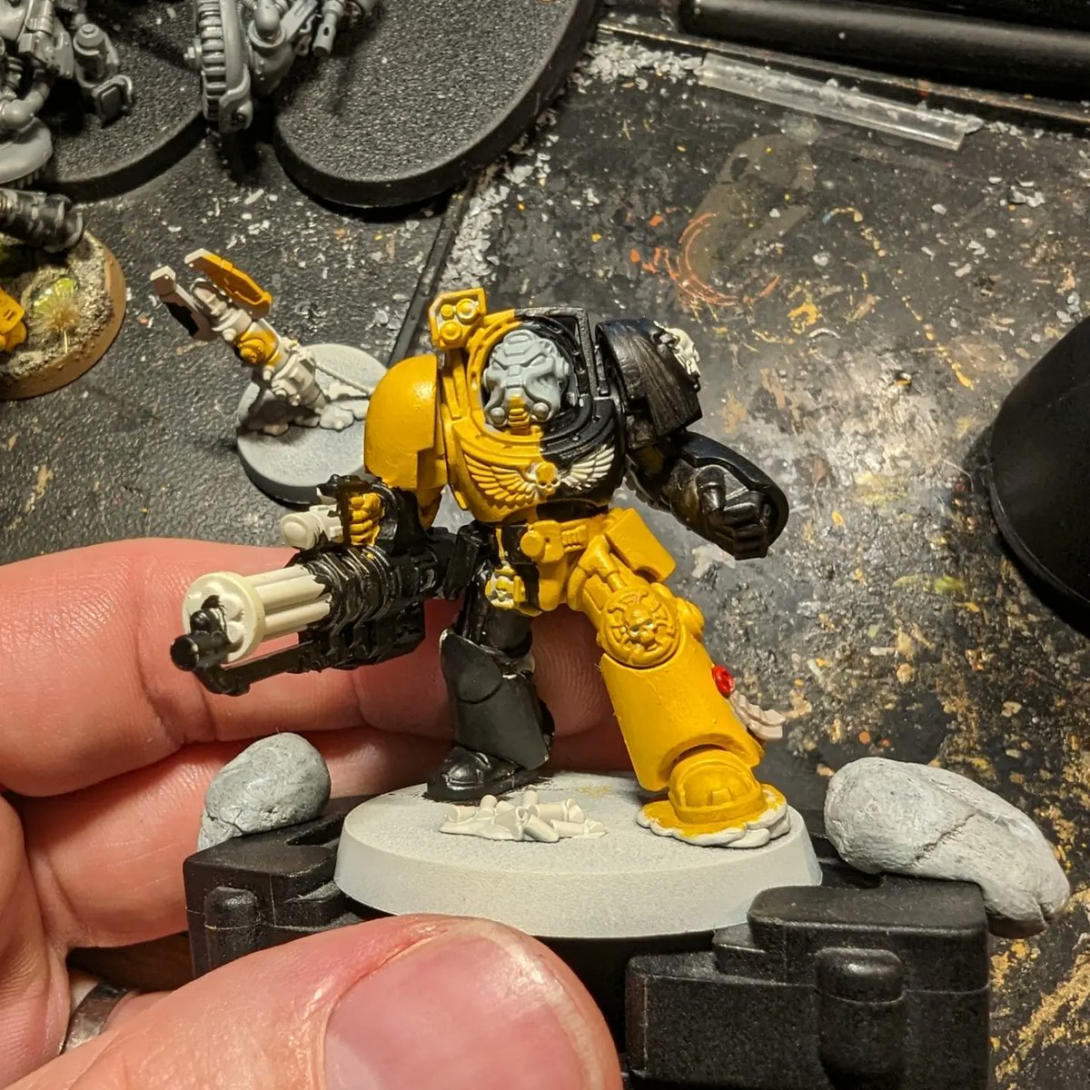 AvarrisGaming's tweet photo. A late #WIP update. Been working the #leviathan Terminators, love the models. Got a bit board of blocking in the black so decided to tryout the power pack glow that @Sughammer did a while ago. Loving the effect, just got to do it on 100+ models. #WarhammerCommunity #warhammer40k https://t.co/0JKvV2iFVg