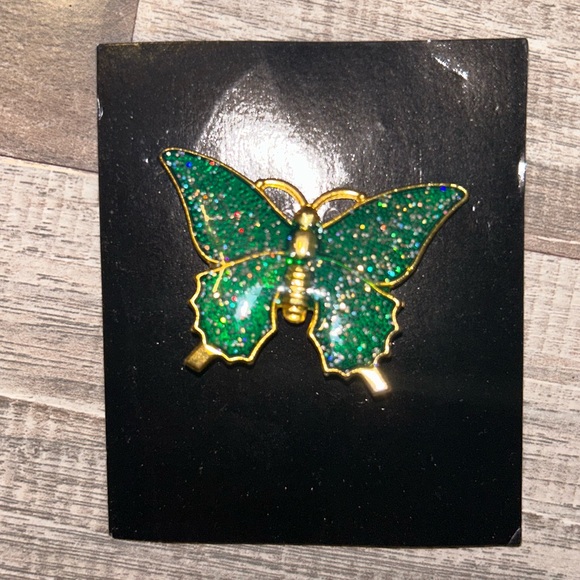 So good I had to share! Check out all the items I'm loving on <a href="/Poshmarkapp/">Poshmark</a> #poshmark #fashion #style #shopmycloset #clothstone #disney: posh.mk/cAPGCGHBoBb