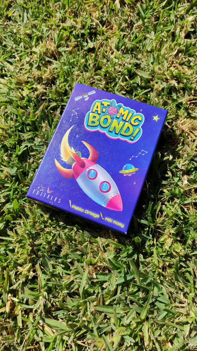 ¡Qué a gusto se está en la piscina! Pero más agusto está con un buen #juego para pasar el rato entre #colegas y #familiares. ¿Qué os parece Atomic Bond! para esos momentos?

Cuéntanos qué juegos te llevas a la playa o la piscina. ¡Te leemos!

#juegos #juegosdecartas #cartas