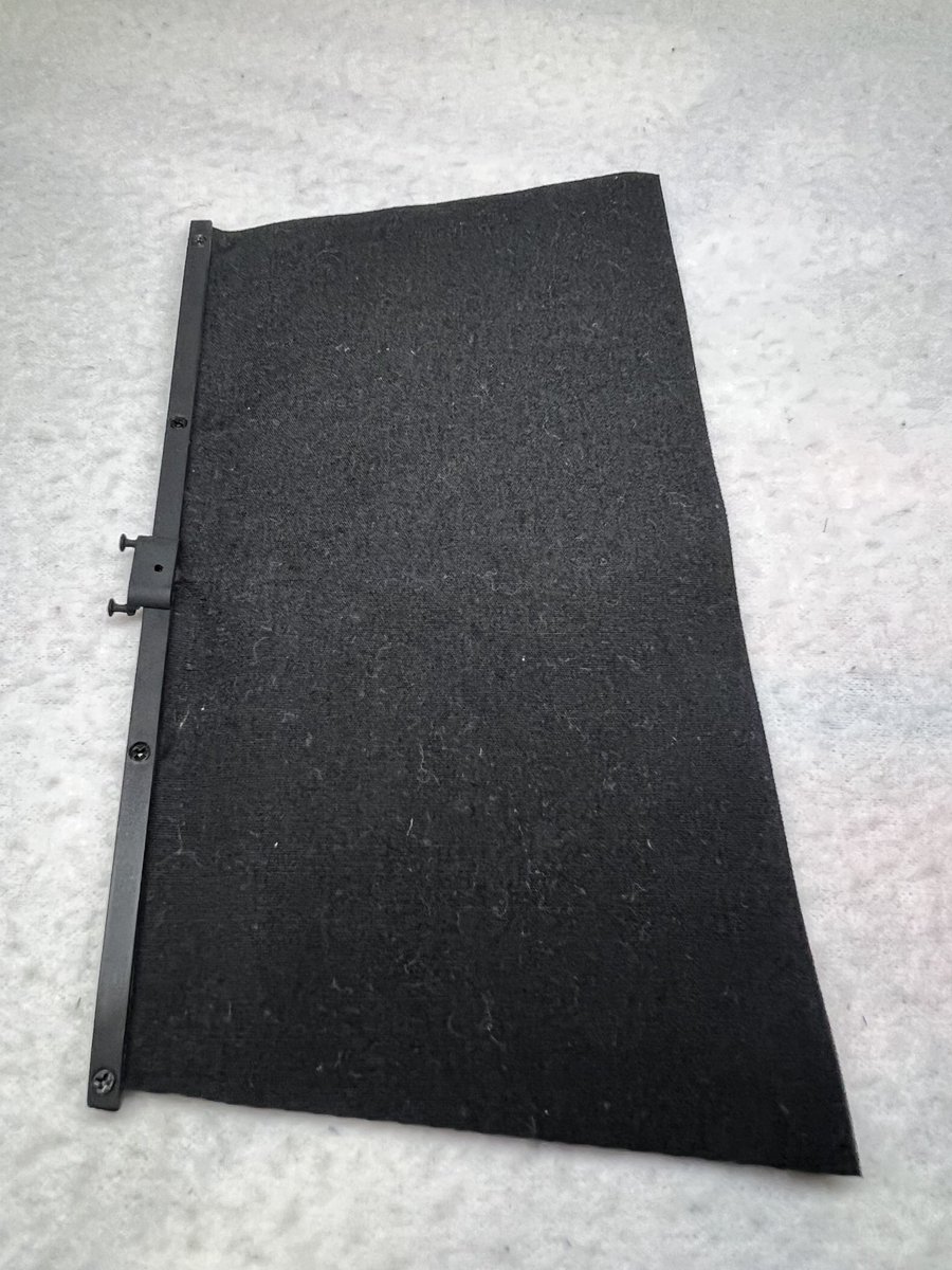 kurumin9284's tweet image. 週刊ナイトライダー第107号の製作。
リヤパーセルシェルフにリヤシェルフレール&amp;amp;ハンドルを取り付けました。
リヤパーセルシェルフは折り畳みシワがありましたから、アイロンでシワを伸ばしています。
のこり3号♪( ´▽｀)
#週刊ナイトライダー
#ナイト2000
#KNIGHT2000
#デアゴスティーニ
#DeAGOSTINI