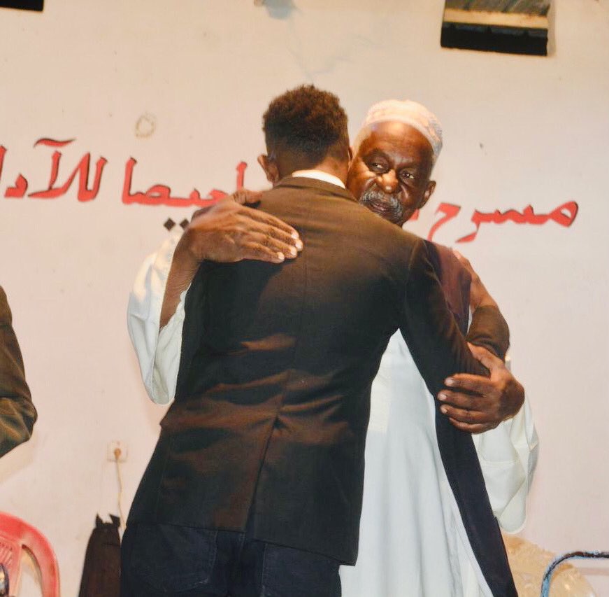 MohmedAbsher2's tweet photo. رحل وفجعني برحيله .. رحل وأغمض عينيه إلى الأبد .. رحل وترك حزنا دفينا لن تمحوه الايام .. رحل وترك جرحا عميقا لن يندمل .. رحل وترك لوعة تعتصر القلب .. رحل جسدا ولكن سيبقى حيا في القلب إلى الأبد .. رحل إلى وطن النائمين طويلا وبات كل شيء مختلف ..  شهرين علي فراقك يا ابوي 💔😭 https://t.co/C4InuUJnsG