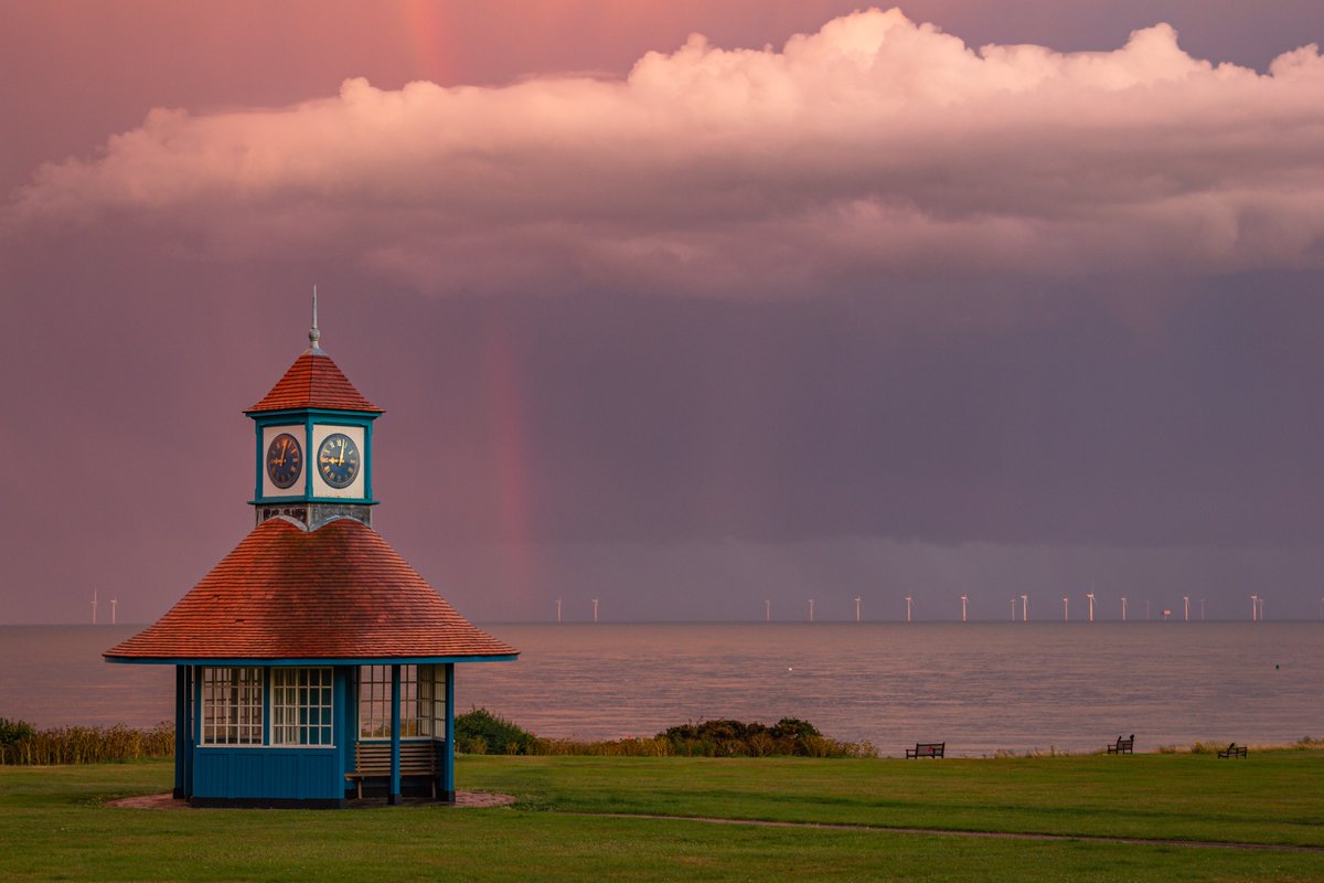 RJSPhoto89's tweet image. after sifting through 700 images from last nights storm in Frinton on Sea, here are my favourites. 
@StormHour @ChrisPage90 #weather #frinton #frintononsea #stormhour @itvanglia @itvweather
