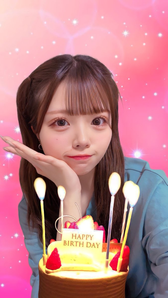 lb83237181's tweet photo. 誕生日、おめでとう🎂㊗️🎁
素敵で笑顔の絶えない1年になりますように🥰🥰🥰
#ひまわり https://t.co/AyfkWzJsS3