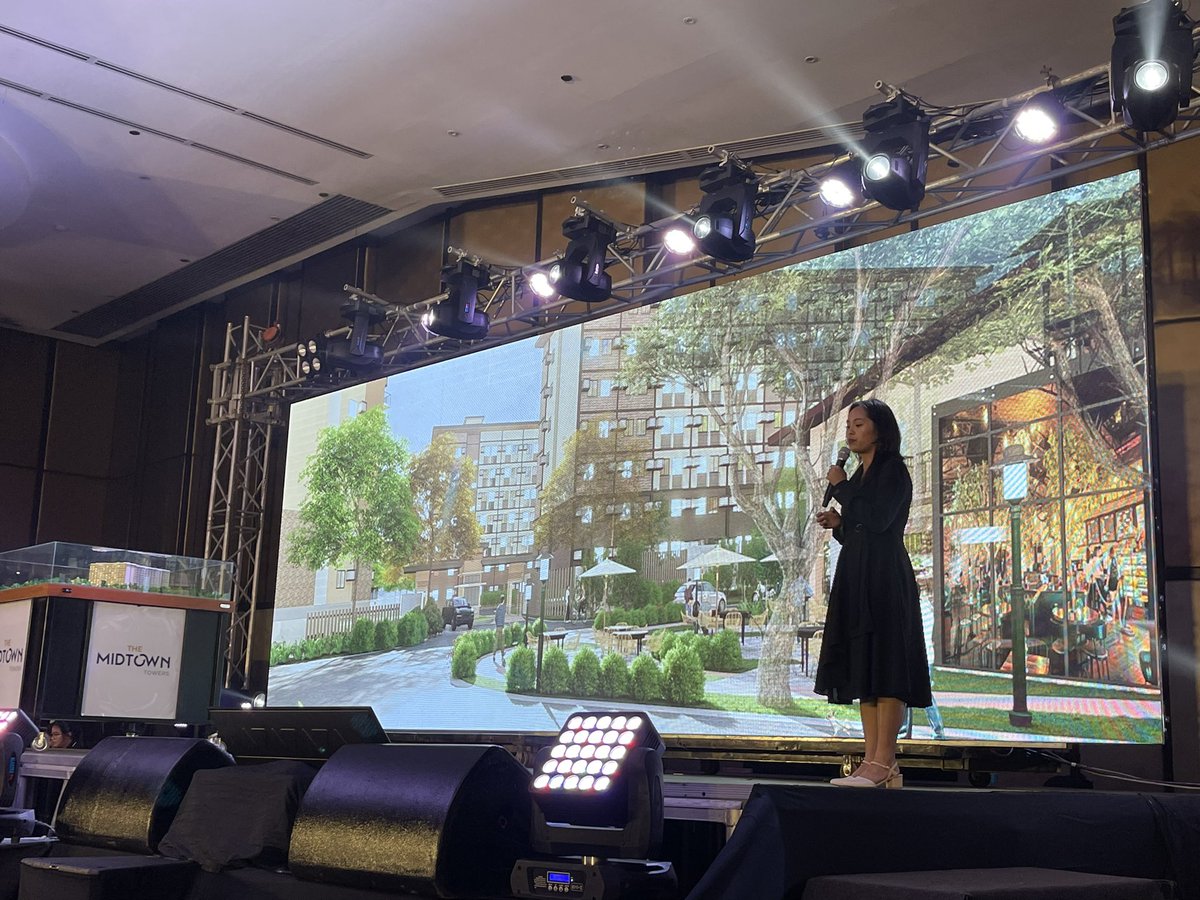 cdobloggers's tweet photo. ATM: Our President, Ms. Irene of @mindanaoan and VP for Social Media, Ms. Karen of @CdoLifestyle attending the launching of Vista Estates.
#VistaEstates
#MidtownCDO
#CDOBloggers https://t.co/s8vePePtPv