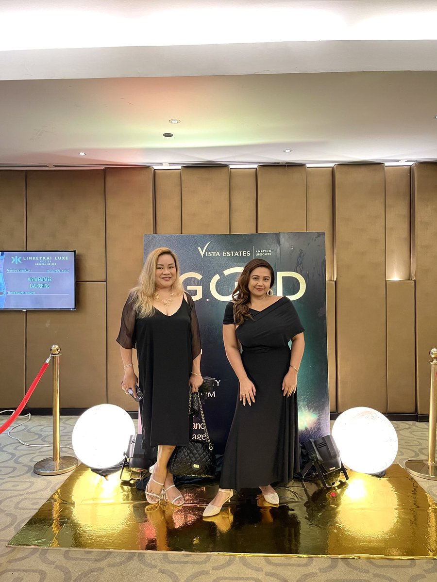 cdobloggers's tweet photo. ATM: Our President, Ms. Irene of @mindanaoan and VP for Social Media, Ms. Karen of @CdoLifestyle attending the launching of Vista Estates.
#VistaEstates
#MidtownCDO
#CDOBloggers https://t.co/s8vePePtPv