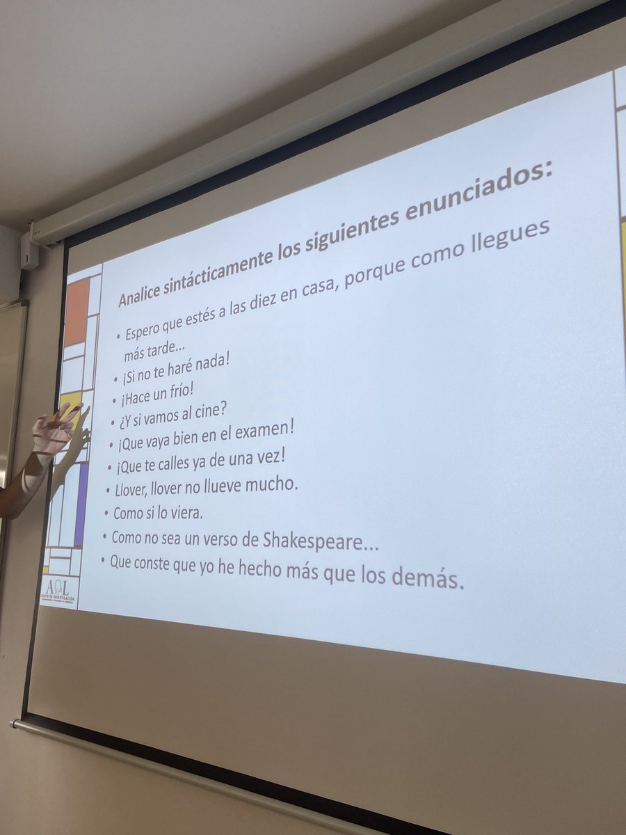 araceli_us_es's tweet photo. Seguimos en el #curso sobre #EspañolColoquial en la @UIMP 
Hoy Víctor Pérez Béjar, de @Univcordoba tiene concursando a los relativos, los reflejos, los pronominales y los circunstanciales con el análisis de estos ejemplos 👇 https://t.co/m3JMSNc0dJ