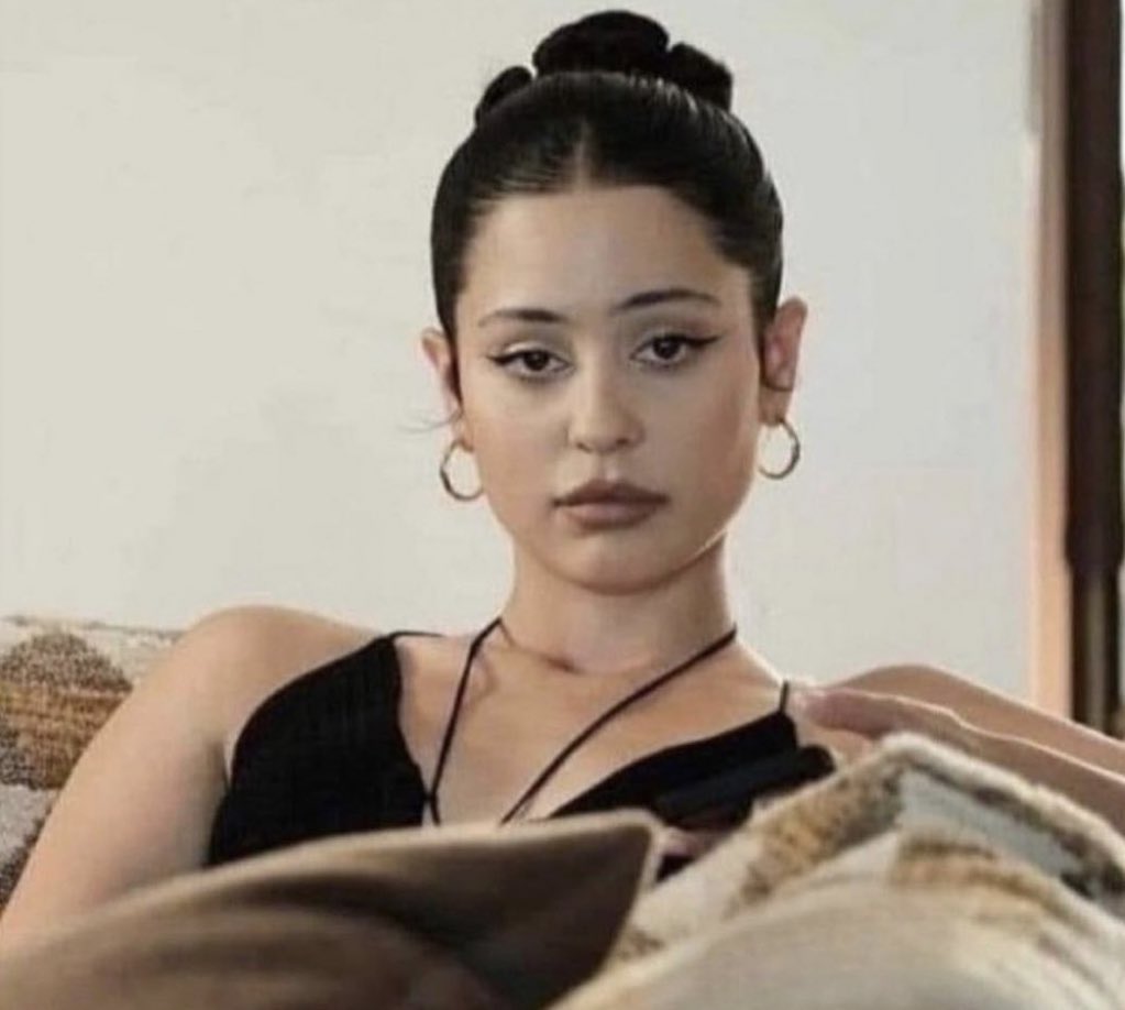 “sempre comece o dia sorrindo”

eu pela manhã