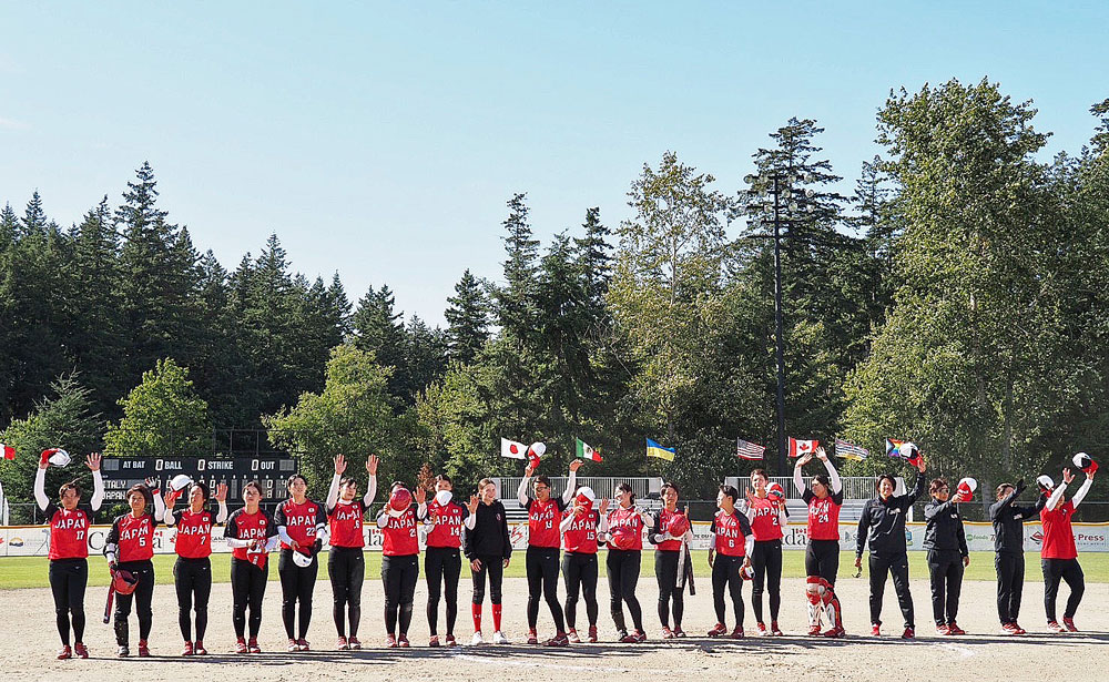 bic_beequeen's tweet photo. 2023 #CANADACUP 予選リーグ第２戦　　　　　　　 #日本代表 vs #イタリア代表  ８−０の６回コールド勝ち！　
２回裏、＃工藤環奈 選手のセンター前ヒット！
４回裏、＃炭谷遥香 選手のスリーランホームラン！
日本ソフトボール協会試合レポートより
https://t.co/cF6rA9Q4Mv https://t.co/LJy5fN1LEq