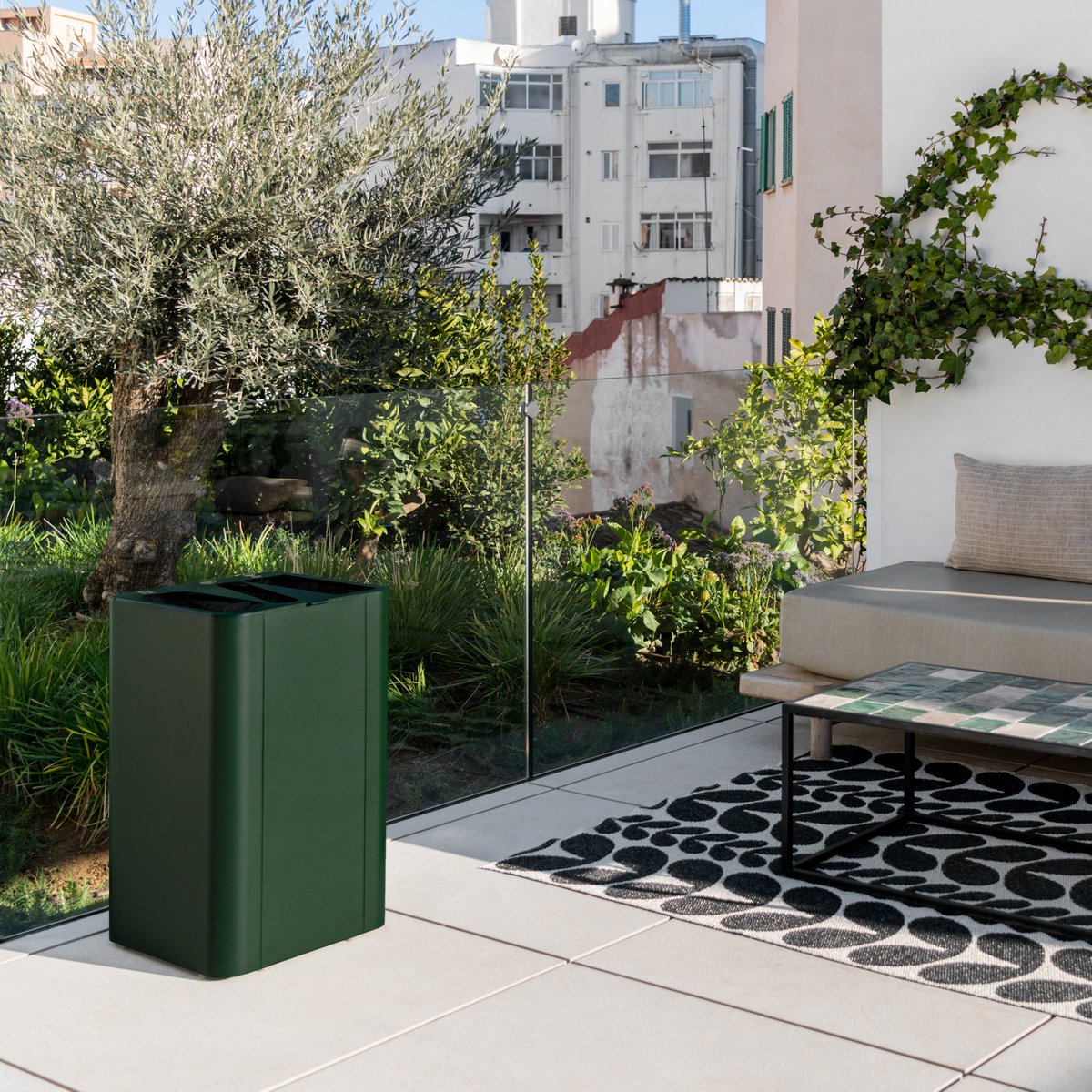 Office terrace accessories for sheltered and non, areas: planters, recycling bins and more see in the link below.

st-systemtronic.com/en/advanced-e/

byensemble.com

#wearebyensemble #systemtronic #planters #outdoorplanters #bins  #receptionaccessories #functionalaccessories