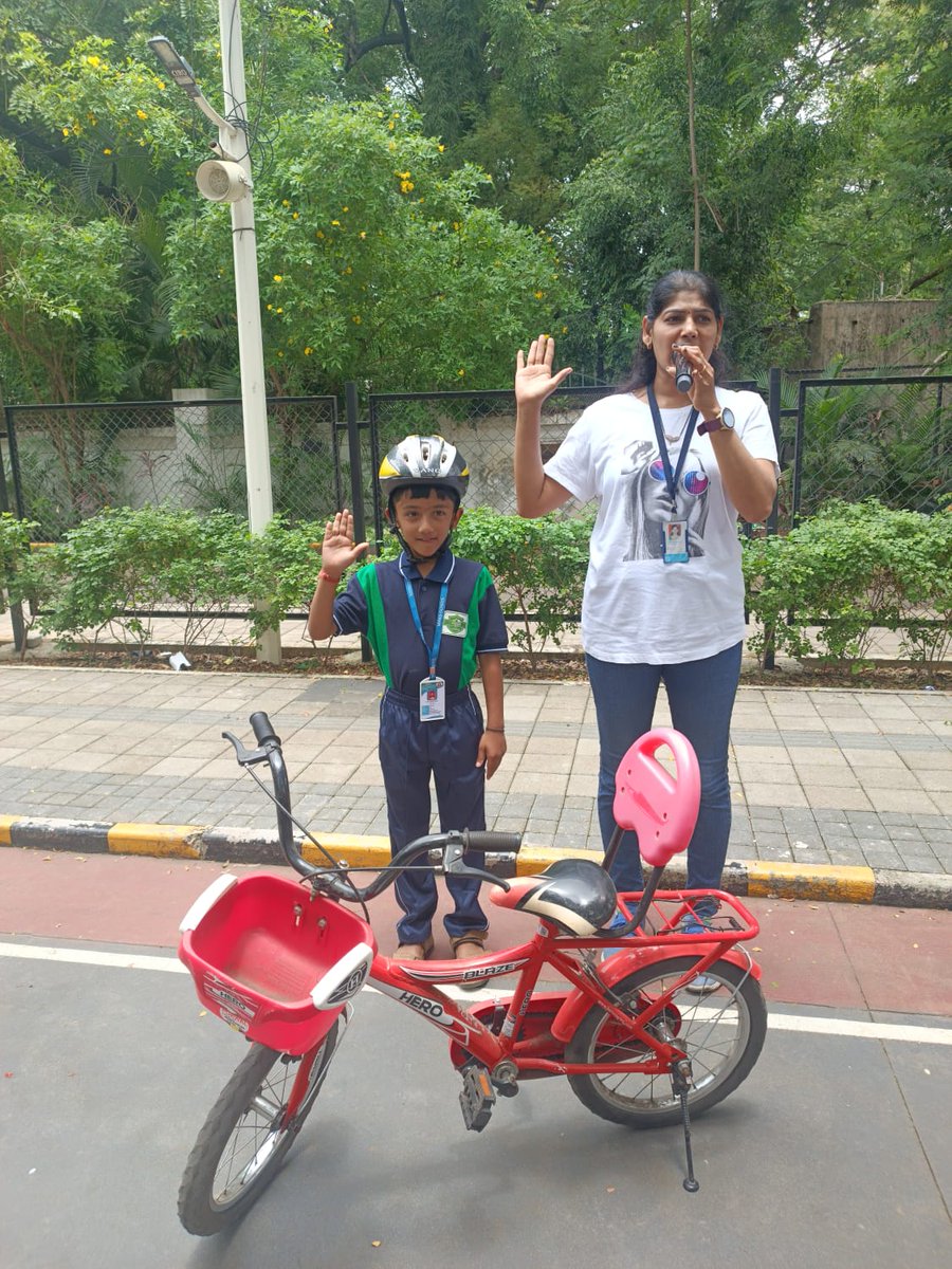 SafeKidsIndia's tweet photo. "It was one of the unique field trips we have had" echoed the students as they left the park. 

Do visit the park along with your kids to learn more about #roadsafety. To schedule a visit please write to us at - home@safekidsfoundation.org  

#pedestriansafety #Roadsafety https://t.co/kFT2iHt7xg