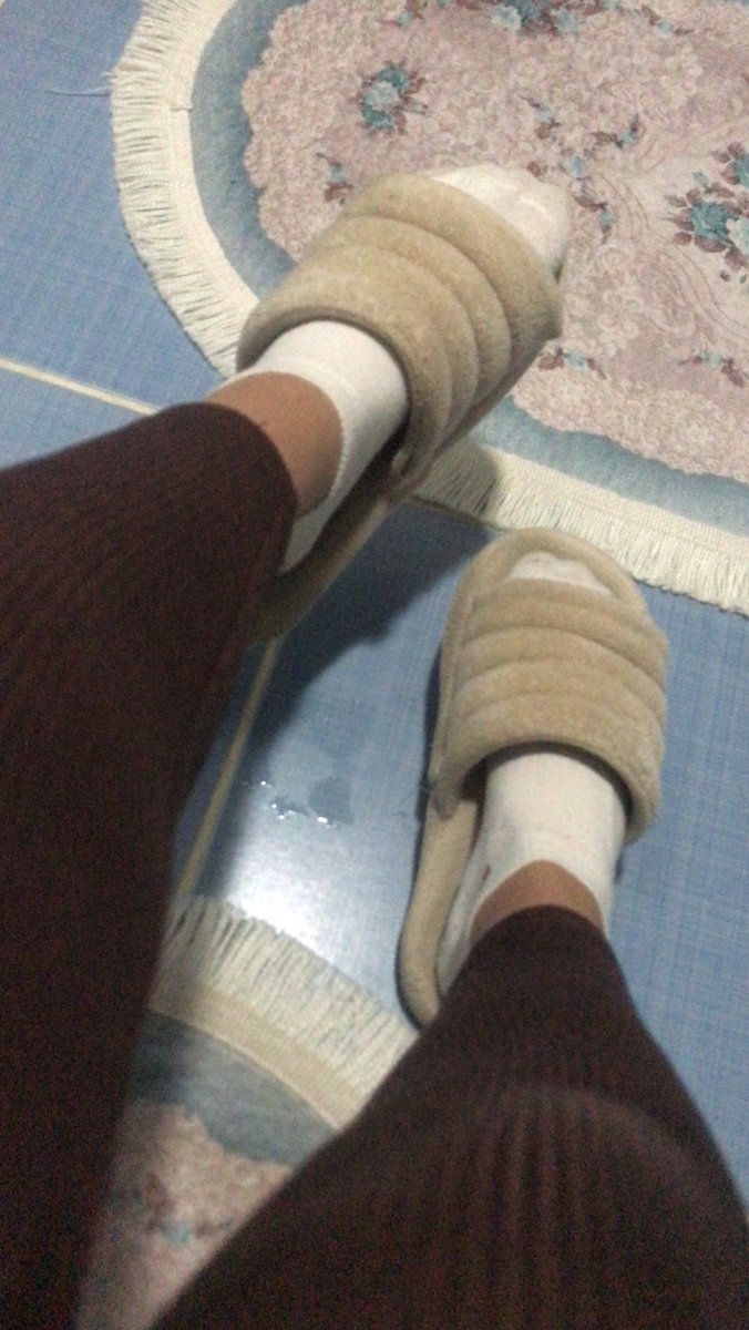 Sanal seanslarım tüm hızıyla devam ediyor #finansalköle #köle #ayak #ayakfetiş #maddidestek #maddiyardım