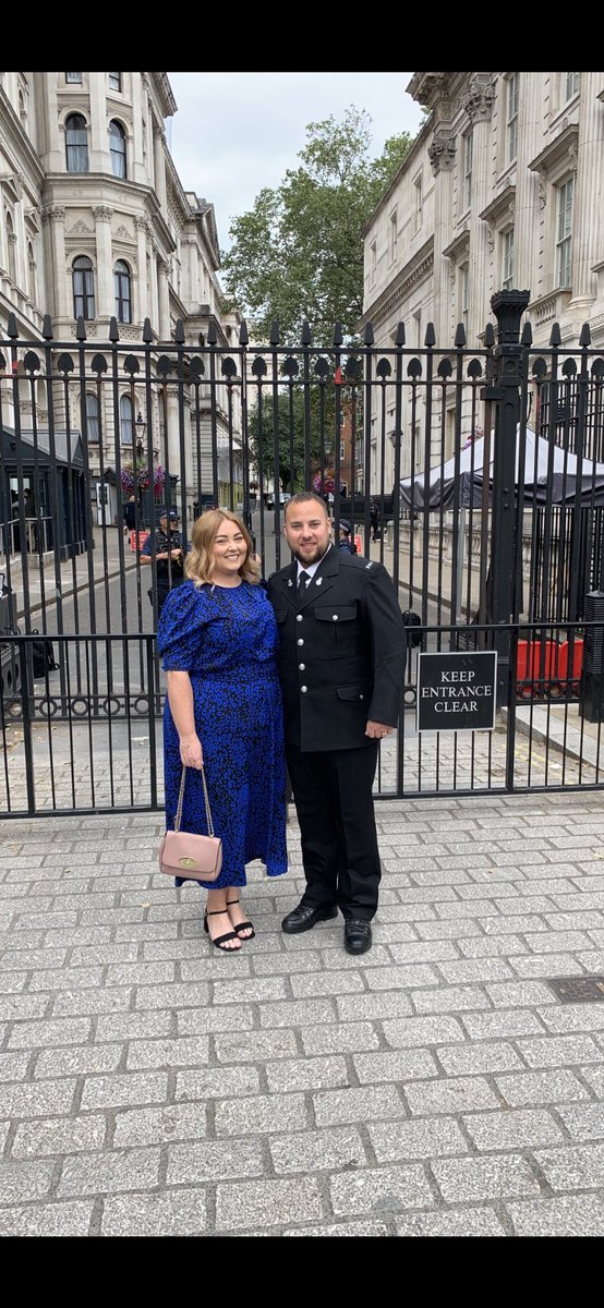 Just dropped off our <a href="/DurhamPolice/">Durham Constabulary</a> #policebravery nominee PC Ryan Murley at 10 Downing Street. The awards ceremony takes place later this evening. Congratulations Ryan and all of this years nominees. Enjoy! 

chroniclelive.co.uk/news/north-eas…