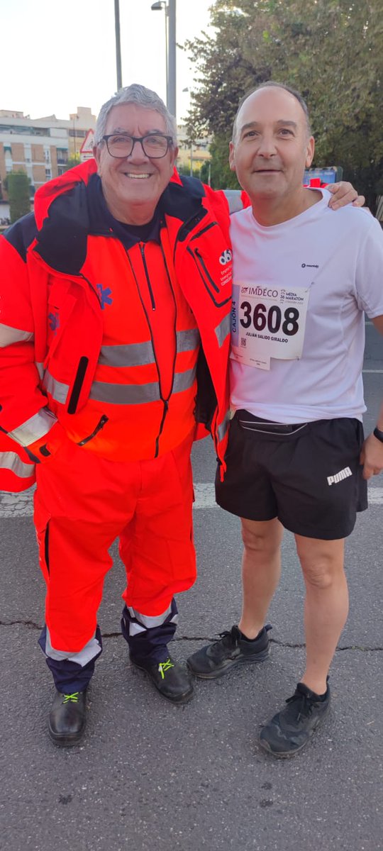 Hoy es un día muy, muy triste para <a href="/061Cordoba/">061Córdoba</a>. Nuestro compañero, nuestro AMIGO Alfredo se nos ha ido. Deja un hueco difícil de rellenar en nuestros corazones 🧡🧡, pero su RECUERDO siempre se mantendrá vivo y su SONRISA nos guiará para que nada malo nos pase.
DESCANSA AMIGO 
😧