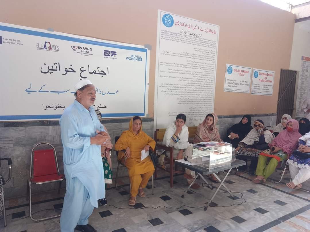 BlueVeinsPak's tweet photo. The Mardan Women's Assembly was convened to enhance women's legal literacy regarding pro-women laws, and to stress the necessity of community-based action to eliminate gender-based violence (GBV). This assembly stands as a beacon for women empowerment and societal change. https://t.co/kjccMwxf0a