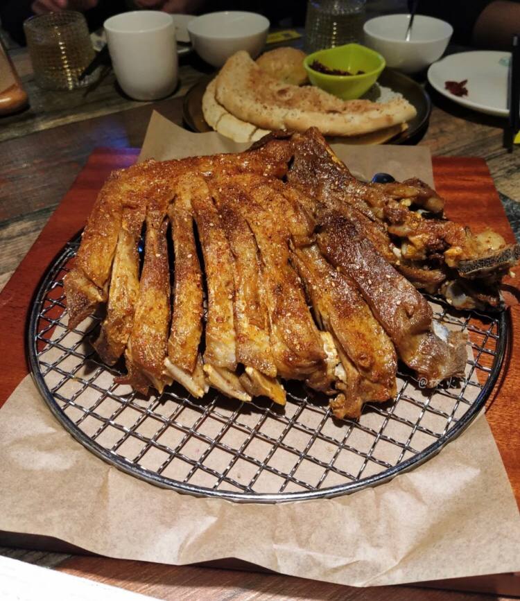 The late night snacks of my friends in Guangzhou are really delicious. what should I do?😌