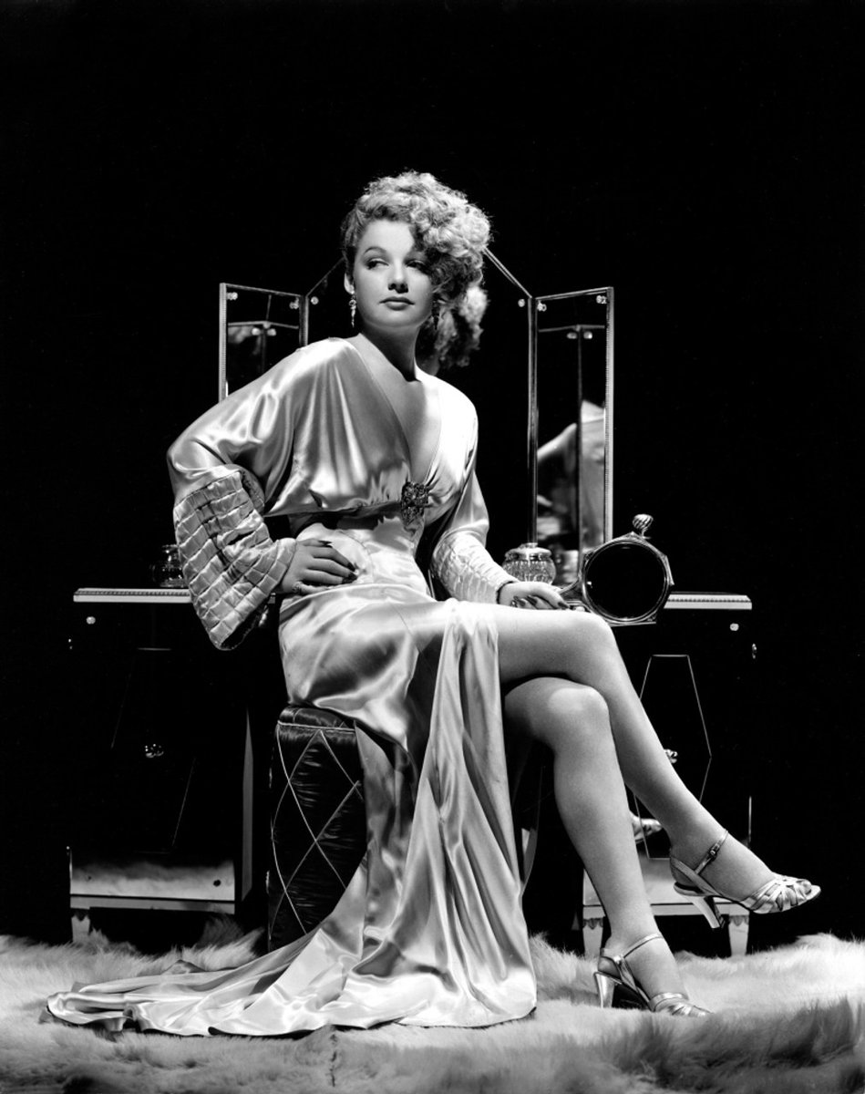 💖 Ann Sheridan (1915 – 1967) American actress and singer 💄
#AnnSheridan #oldhollywood