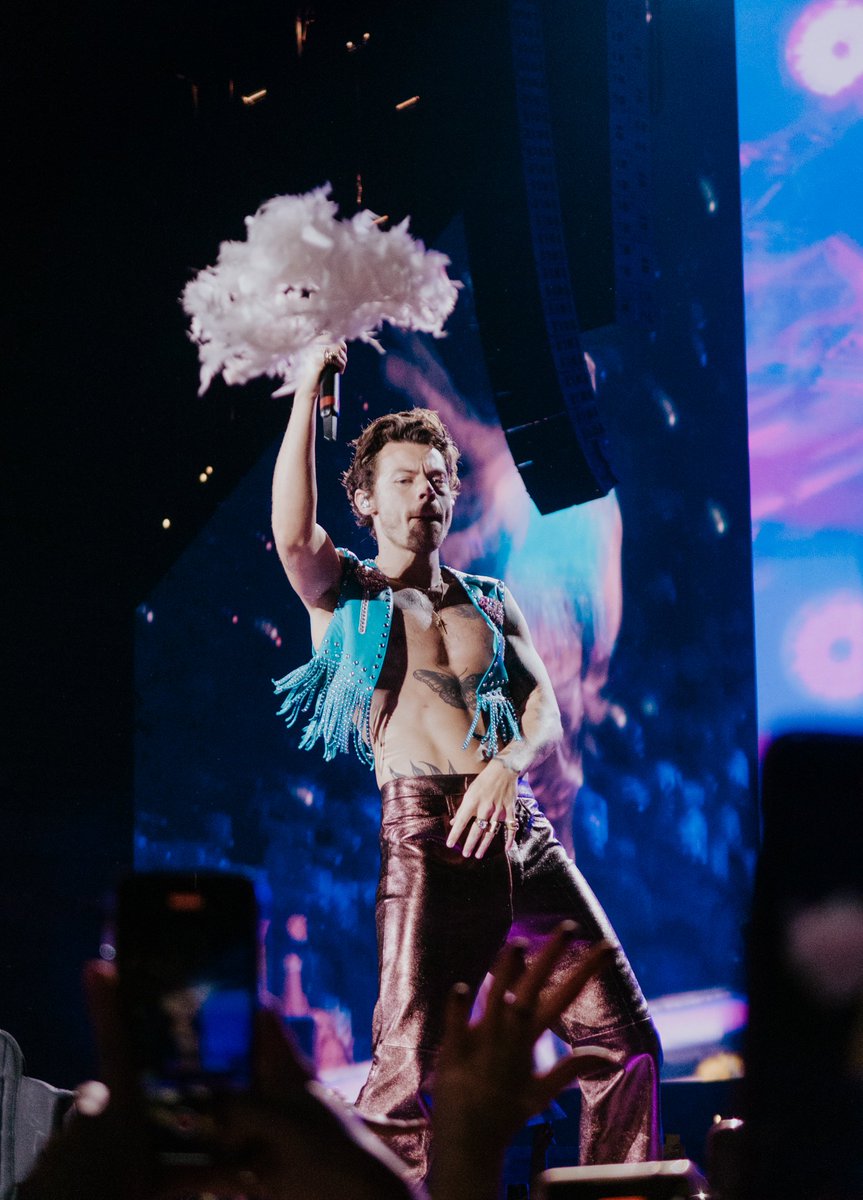 JamesLomax182's tweet photo. 📸 Harry Styles anoche en Barcelona! 💙✨ https://t.co/BPOxYTVmpi