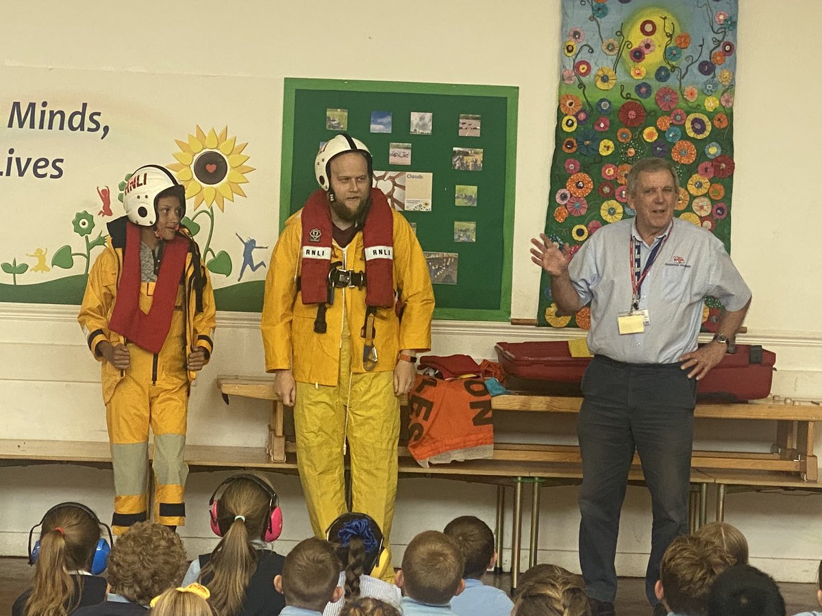 Do you know how to stay safe in the water? Years 3-6 do. This morning, they’ve had a beach safety workshop with the RNLI - so important as we live by the sea. 
Do you know what these flags mean? We do. 😊<a href="/St_Marychurch/">St Marychurch CofE Primary and Nursery School</a> <a href="/RNLI/">RNLI</a>