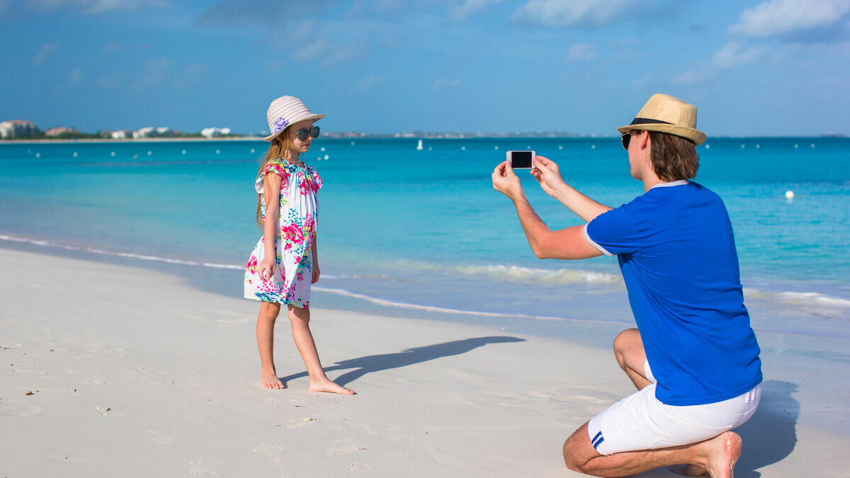 Publier les photos de vacances de ses enfants sur les réseaux sociaux n’est pas sans risques

💬 «50% des photos publiées sur les forums pédopornographiques sont des clichés pris par les parents et partagés publiquement sur leurs réseaux sociaux»

➡️ l.leparisien.fr/gvYh