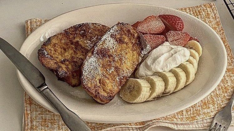malusokay's tweet photo. French toast for breakfast 🍓 https://t.co/UmYAZchztH