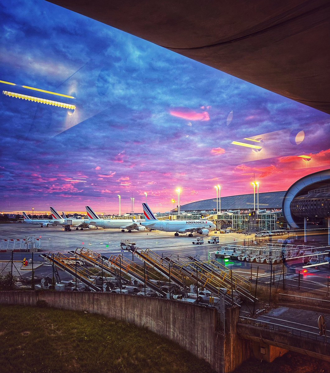 GinieSigonney's tweet image. Good morning to you 💙💙💙
.
.
.
#avgeeks #aviationdaily #aviationgeeks #AviationLife #aviationlovers #Paris #CDG #airport #AirFrance #Aviation4u #pilot #FlightAttendant